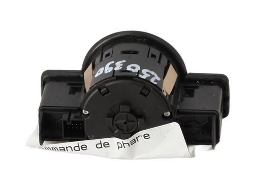 Used Headlight switch MERCEDES-BENZ A-CLASS (W176) A 180 CDI / d (176.012) (109 hp) 28013490