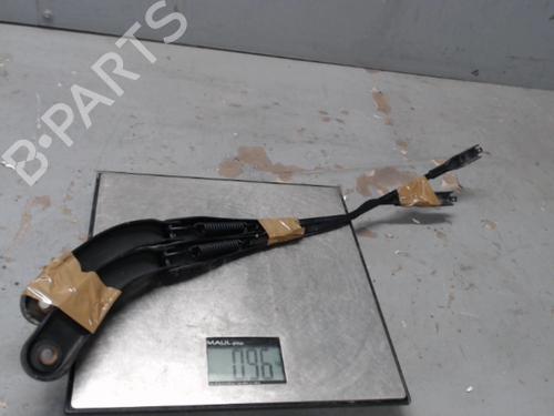 Used Front windshield wiper arm BMW 1 (F21) 120 d (184 hp) 21305720