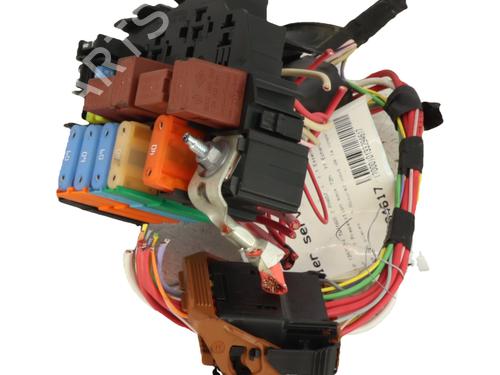 Used Fuse box Fuse box RENAULT TWINGO II (CN0_) 1.2 (CN0D) (58 hp) 39457281 39457281