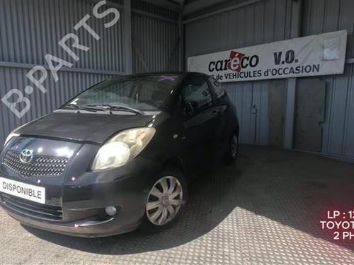 Brugte TOYOTA YARIS (_P9_) 1.4 D-4D (NLP90_, NLP90R) 4888166