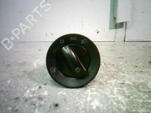 Used Headlight switch VW POLO (9N_, 9A_) 1.2 (60 hp) 21367378