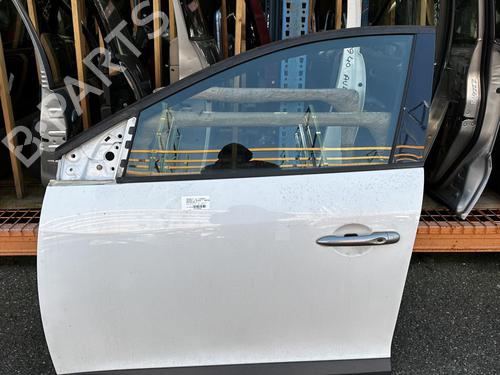 Used Left front door RENAULT MEGANE III Grandtour (KZ0/1) 1.9 dCi (KZ0J, KZ0N, KZ1S) (131 hp) 21290002