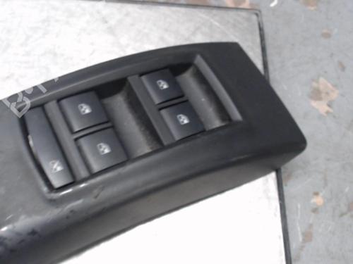 Used Left front window switch Left front window switch OPEL MERIVA B MPV (S10) 1.4 (75) (100 hp) 21305930 21305930