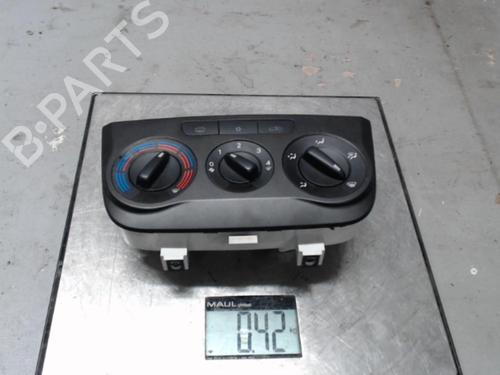 Used Climate control FIAT GRANDE PUNTO (199_) 1.4 (199AXB11, 199AXB1A, 199BXB1A, 199AXL1A) (77 hp) 21299764