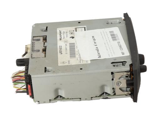 Used Radio Radio RENAULT CLIO III (BR0/1, CR0/1) 1.2 16V (BR02, BR0J, BR11, CR02, CR0J, CR11) (75 hp) 33563000 33563000