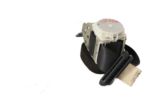 Used Rear left seatbelt Rear left seatbelt TOYOTA YARIS (_P13_) 1.4 D (NLP130_, NLP130) (90 hp) 33178396 33178396