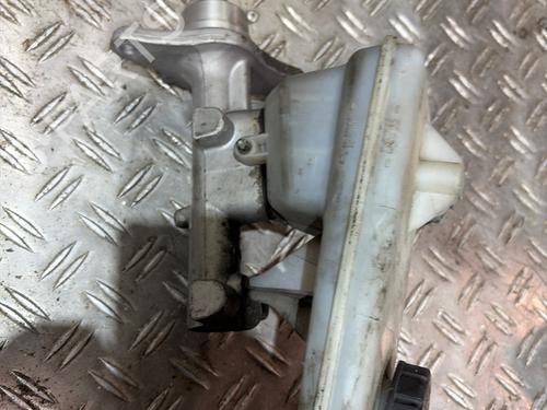Brake master cylinder RENAULT TRAFIC II Van (FL) 2.0 dCi 90 (FL0H, FL00, FL01, FL0M, FL0P, FL0S) | BP38563353M77 - Image 4
