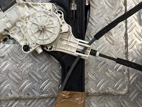 Left front window motor BMW 1 (E87) 118 d | BP24234444E21 