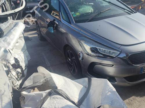 Switch CITROËN DS5 2.0 HDi 200 Hybrid4 All-wheel Drive | BP28023483I30  - Image 9