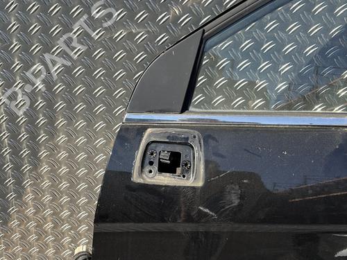 Used Left front door CHEVROLET CAPTIVA (C100, C140) 2.0 D 4WD (150 hp) 27522060
