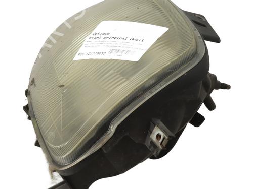 Right headlight RENAULT CLIO II Hatchback Van (SB0/1/2_) 1.9 D (SB0R) | BP32347830C29