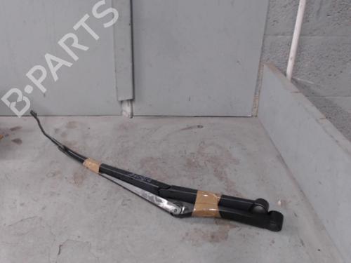 Used Front windshield wiper arm HYUNDAI TUCSON (TL, TLE) 1.7 CRDi (116 hp) 21315208