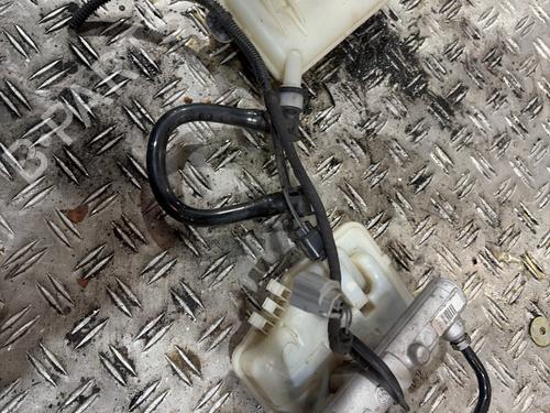 brake-master-cylinder-opel-vivaro-b-bus-x82-2014-2015-2016-2017-2018-2019-32427345 main image