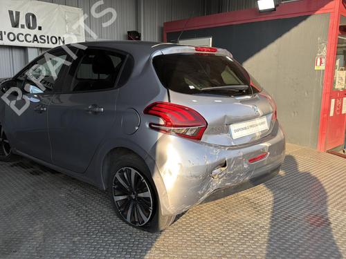 Dashboard PEUGEOT 208 I (CA_, CC_) 1.2 PureTech 82 | BP33796700C46 - Image 19
