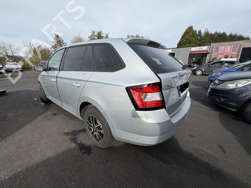 Steering column stalk SKODA FABIA III Estate (NJ5) 1.2 TSI | BP30056040I23 