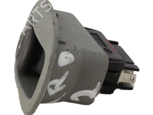 Used Right rear window switch Right rear window switch RENAULT SCÉNIC I MPV (JA0/1_, FA0_) 1.9 dCi (JA05, JA1F) (102 hp) 21365273 21365273