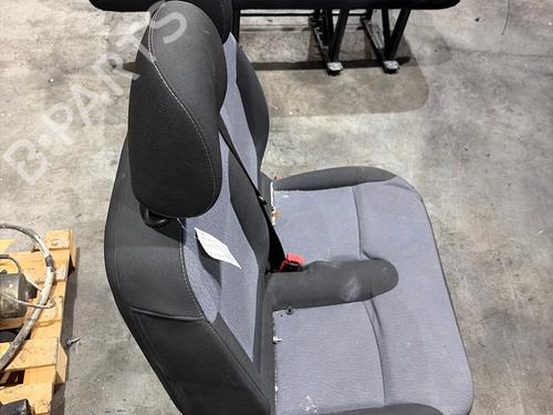 Right front seat OPEL VIVARO B Bus (X82) 1.6 CDTI (06) | BP32427402C16 - Image 4