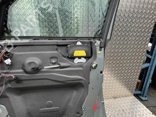 Right front door LAND ROVER RANGE ROVER III (L322) 3.0 D 4x4 | BP27596051C3 