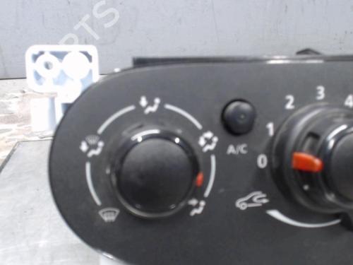 Used Climate control DACIA SANDERO II 1.0 SCe 75 (B8JC, B8JD) (73 hp) 21302135