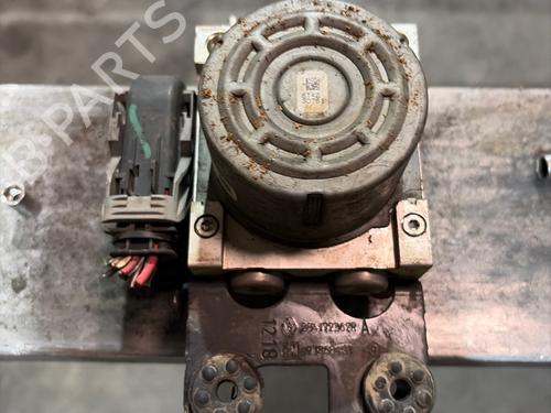 ABS pump RENAULT TRAFIC III Van (FG_) 1.6 dCi 145 (FGMG) | BP37244185M43 - Image 2