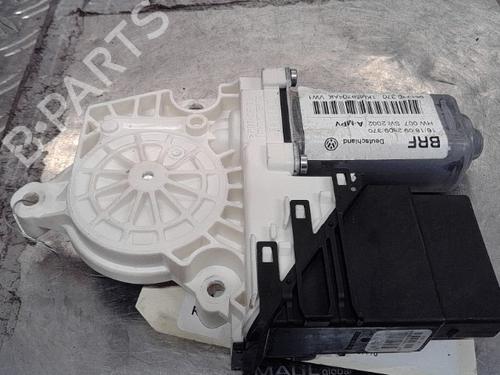 Right rear window motor VW TOURAN (1T1, 1T2) 2.0 TDI | BP24493497E22 