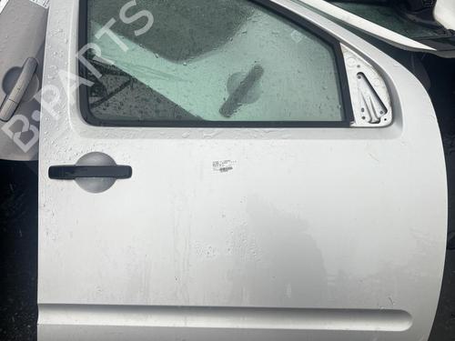 Used Right front door NISSAN NAVARA NP300 (D40) 2.5 dCi 4WD (171 hp) 21298558