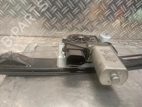 Right rear window motor BMW 1 (E87) 118 d | BP24234441E22 