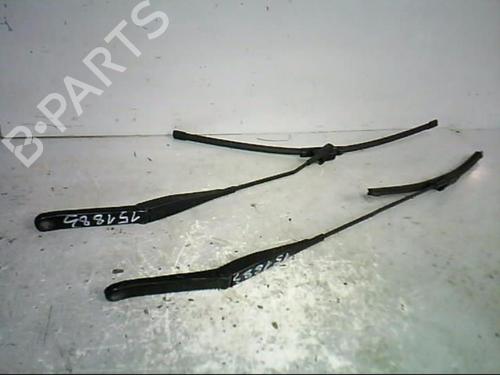 Used Front windshield wiper arm FORD FOCUS II (DA_, HCP, DP) 2.0 TDCi (133 hp) 21367646
