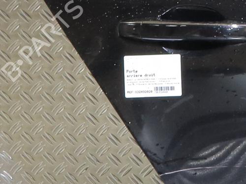 right-rear-door-renault-megane-iv-hatchback-b9amn_-2015-39018506 main image