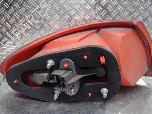 Right taillight ALFA ROMEO 147 (937_) 1.9 JTD 16V (937.AXM1B, 937.AXS1B) | BP21310823C35 