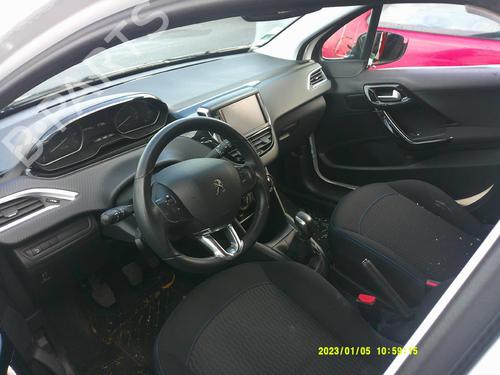 Fuse box PEUGEOT 208 I (CA_, CC_) 1.2 VTI 82 | BP21305074E1 
