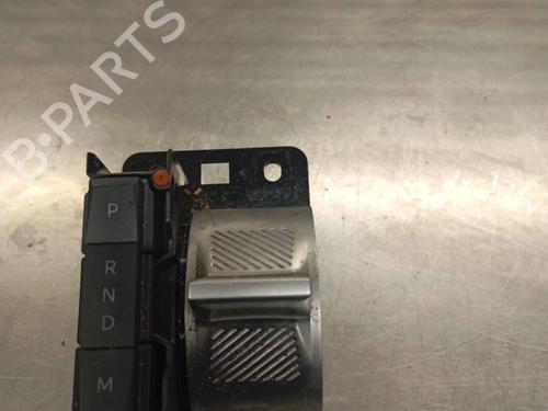 Used Gear lever PEUGEOT 208 II (UB_, UP_, UW_, UJ_) 1.2 PureTech 100 (101 hp) 24360461
