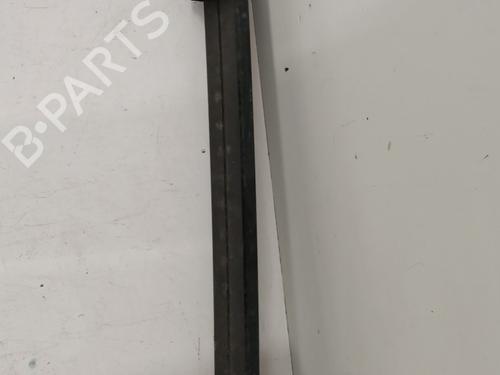 Used Front bumper reinforcement Front bumper reinforcement 31268021 31268021