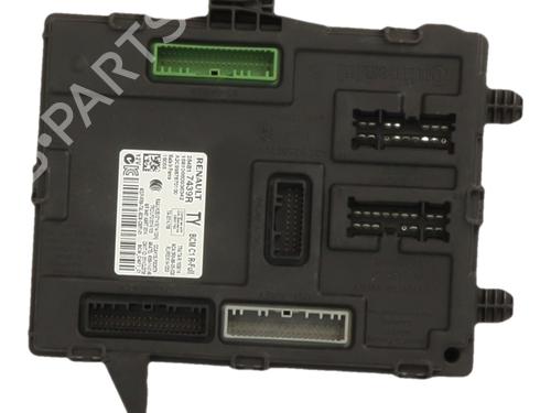 fuse-box-renault-megane-iv-hatchback-b9amn_-2015-37417105 main image