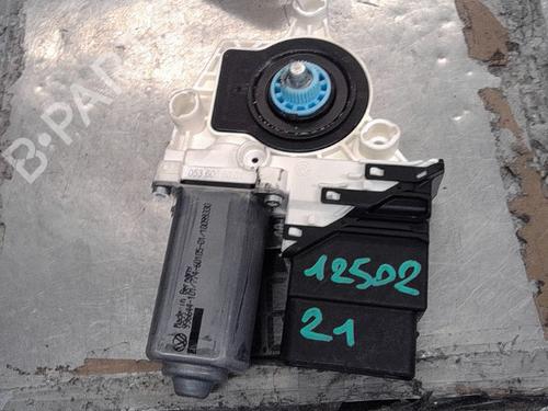 Right rear window motor VW TOURAN (1T1, 1T2) 2.0 TDI | BP24493497E22 