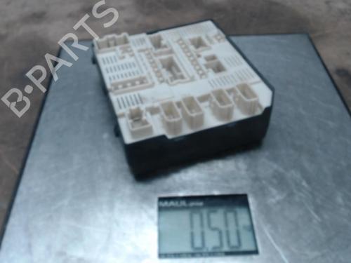 Used Fuse box RENAULT MEGANE III Hatchback (BZ0/1_, B3_) 1.5 dCi (106 hp) 21368601