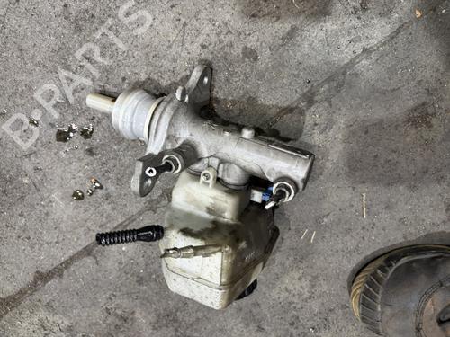 Used Brake master cylinder Brake master cylinder 38101945 38101945