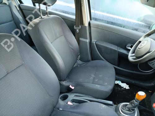 Lampa przednia prawa RENAULT CLIO III (BR0/1, CR0/1) 1.5 dCi (BR17, CR17) | BP30492135C29