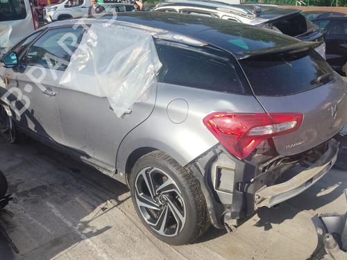 Switch CITROËN DS5 2.0 HDi 200 Hybrid4 All-wheel Drive | BP28023483I30  - Image 10