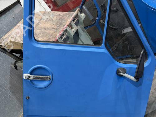 Used Right front door Right front door 37528939 37528939