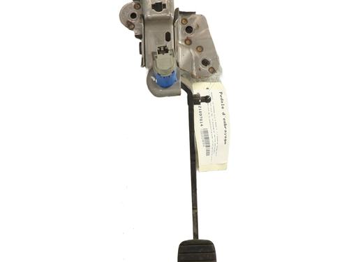 Used Clutch pedal Clutch pedal RENAULT CLIO III (BR0/1, CR0/1) 1.2 16V Hi-Flex (BR1U, CR1U) (75 hp) 32518698 32518698