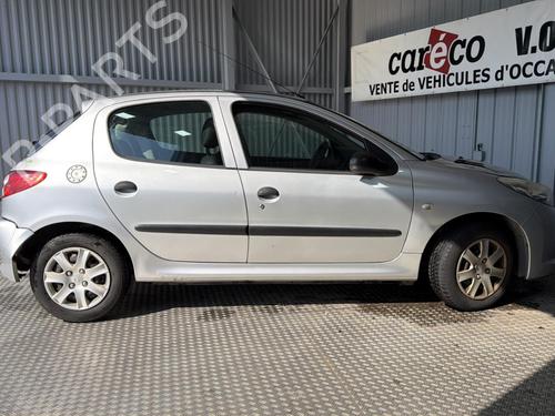 Fuse box PEUGEOT 206+ (2L_, 2M_) 1.1 | BP33728843E1  - Image 25