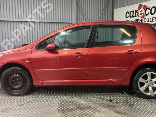 Left headlight PEUGEOT 307 (3A/C) 1.6 HDi | BP32405754C28