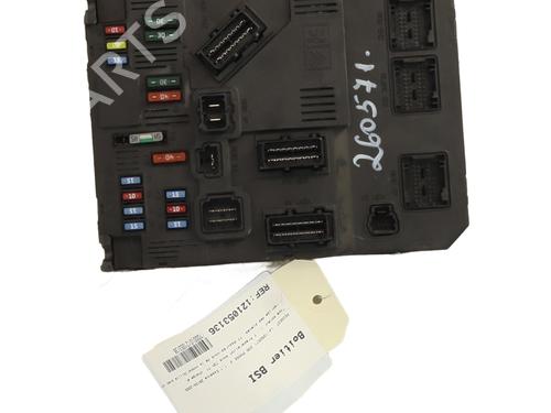 Used Fuse box Fuse box 32272043 32272043