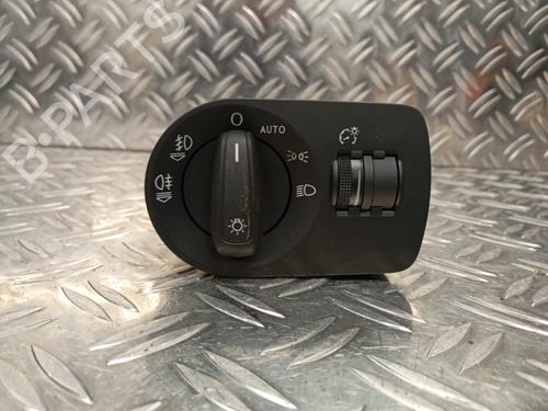 Used Headlight switch AUDI A1 (8X1, 8XK) 1.2 TFSI (86 hp) 21895665