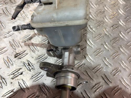 Brake master cylinder RENAULT TRAFIC II Van (FL) 2.0 dCi 90 (FL0H, FL00, FL01, FL0M, FL0P, FL0S) | BP38563353M77 - Image 3