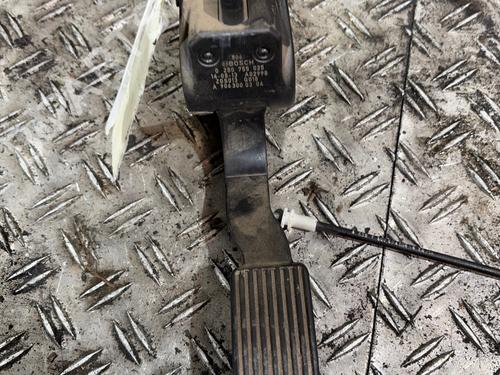 pedal-mercedes-benz-vito-mixto-van-w639-2003-40457904 main image