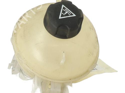 Used Expansion tank PEUGEOT 308 II (LB_, LP_, LW_, LH_, L3_) 1.5 BlueHDI 100 (102 hp) 21315122