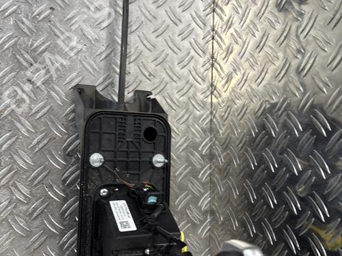 Gear lever VW TOURAN (1T3) 2.0 TDI | BP23575298M90 