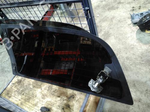 rear-right-quarter-glass-mercedes-benz-viano-w639-2003-37685900 main image
